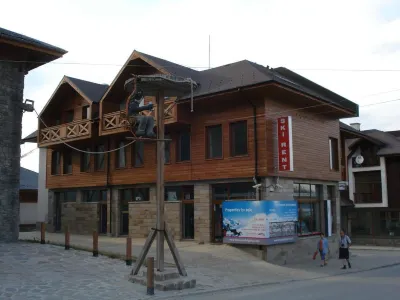 Room in Guest Room - Granat Double Room 1- Next to Gondola Lift فنادق في 