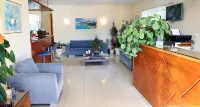 Peri's Hotel