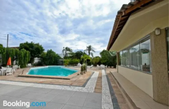 彼得羅利納皇宮酒店