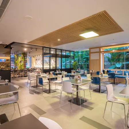 Holiday Inn Express BANGKOK SATHORN by IHG Отели рядом с достопримечательностью «Станция MRT Силом»