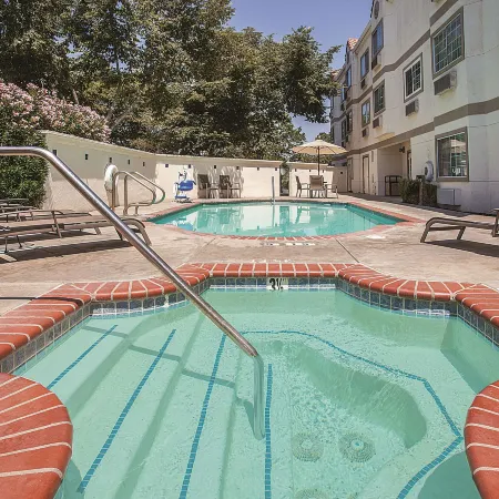La Quinta Inn & Suites by Wyndham Davis