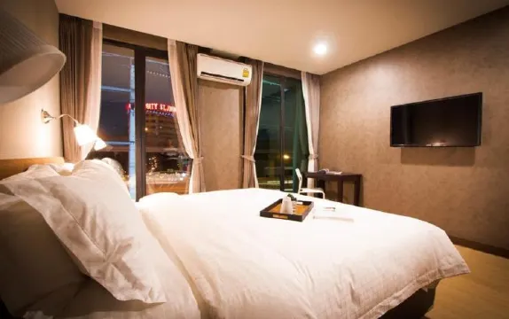 ห้องซูพีเรียร์ เตียงใหญ่ 1 เตียง