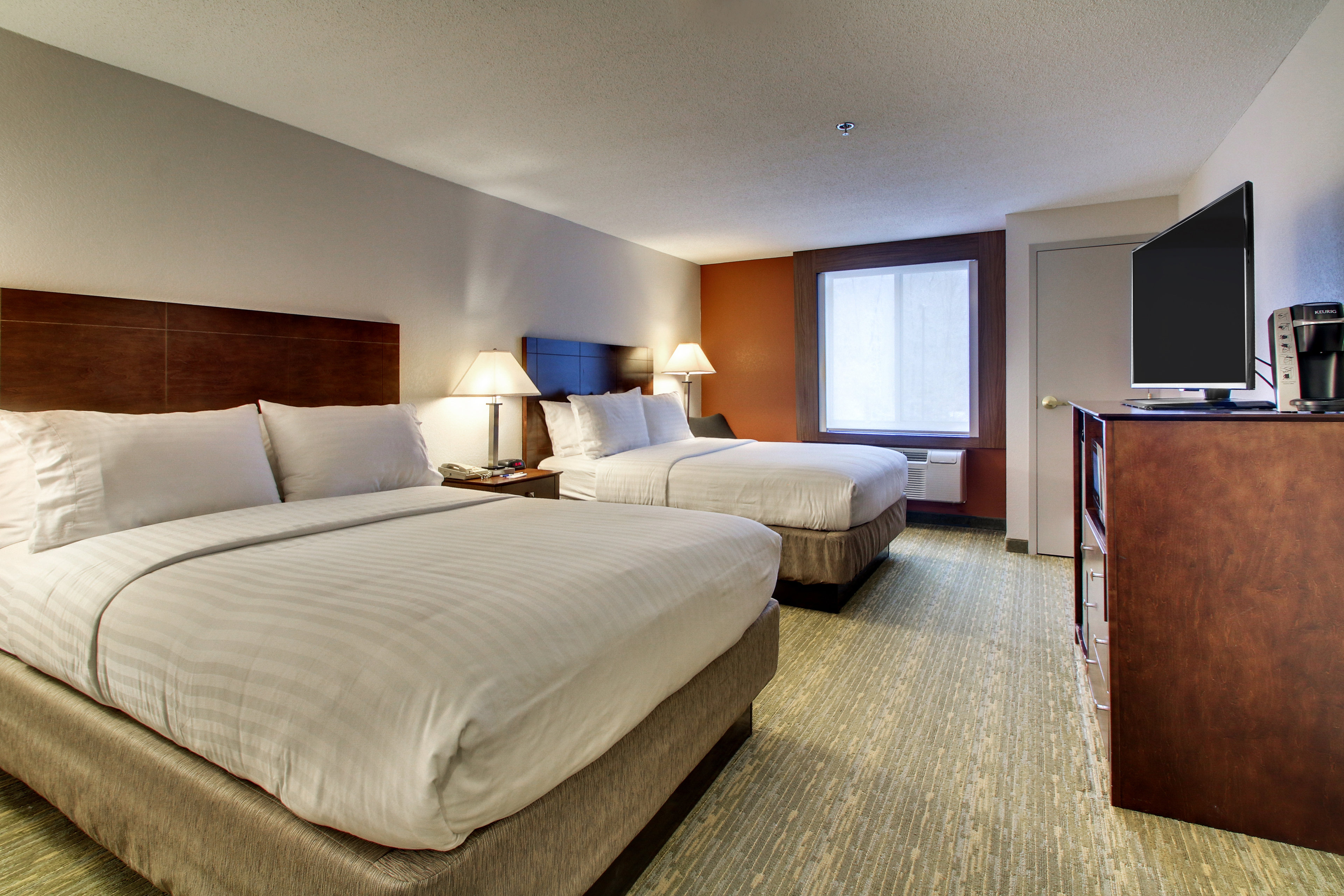 Holiday Inn Express & Suites - Lincoln East - White Mountains, an Ihg Hotel