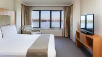 Crowne Plaza Perth Hotels near Ozone Reserve