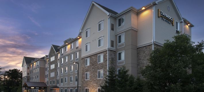 Staybridge Suites NORTH BRUNSWICK by IHG Отели в г. Мидлсекс