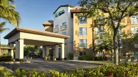Holiday Inn Express & Suites Naples Downtown - 5TH Avenue Hotel di Naples