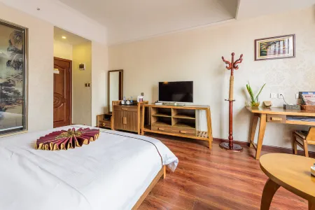 NingerHolidaylnnClearWaterBay