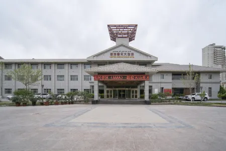 Western Regions Spring Hotel Отели рядом с достопримечательностью «Xinjiang Institute of Technology»