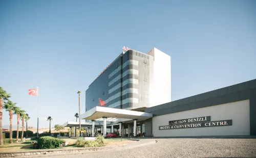 อานิมอน แกรนด์ เดนีซลี โอเทล