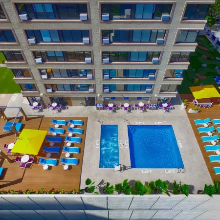 Holiday Inn Express WAIKIKI by IHG