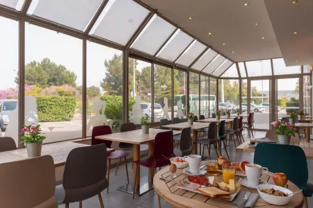 The Originals City Hôtel Marseille Aéroport