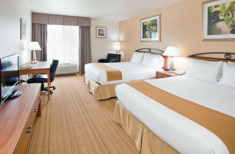 Comfort Inn & Suites NW Milwaukee