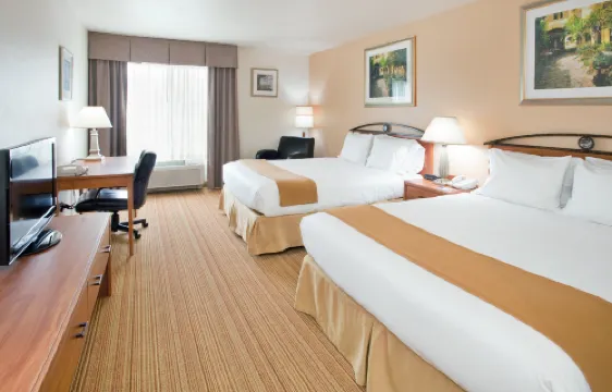 舒適酒店及套房西北密爾沃基 日耳曼敦酒店