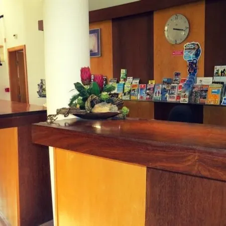Luz Bay Hotel Отели рядом с достопримечательностью «Пляж Луш»