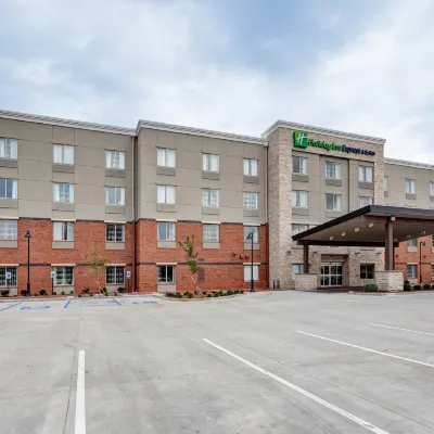 Holiday Inn Express & Suites MANHATTAN by IHG Hoteles cerca de Riley County Historical Museum