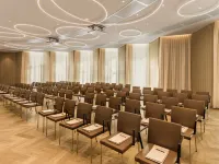 The Fontenay Hamburg Hotels near Winterhude