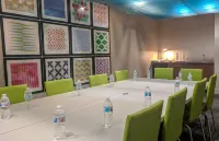 Holiday Inn Express Fort Wayne-East (New Haven)