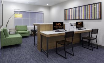 Holiday Inn Express & Suites Phoenix East - Gilbert