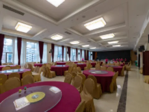 Donglan Dongsheng International Grand Hotel (Wei Baqun Memorial Hall Cultural Square) Hotels in Donglan