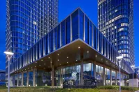 The Ritz-Carlton, Astana Hotel in zona Moschea del Sultano Hazrat