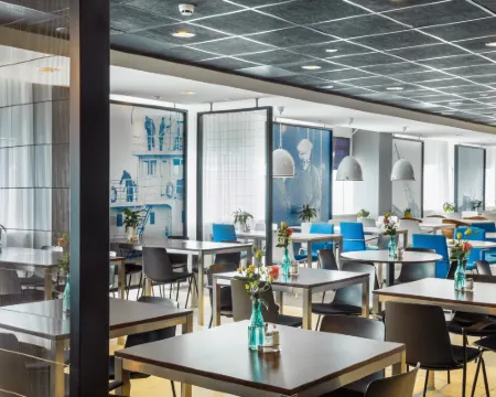 Holiday Inn Express ROTTERDAM - CENTRAL STATION by IHG โรงแรมในรอตเตอร์ดัม
