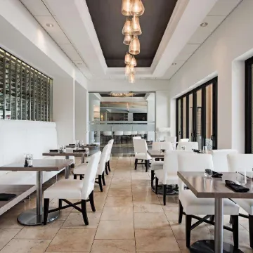 Naples Bay Resort & Marina