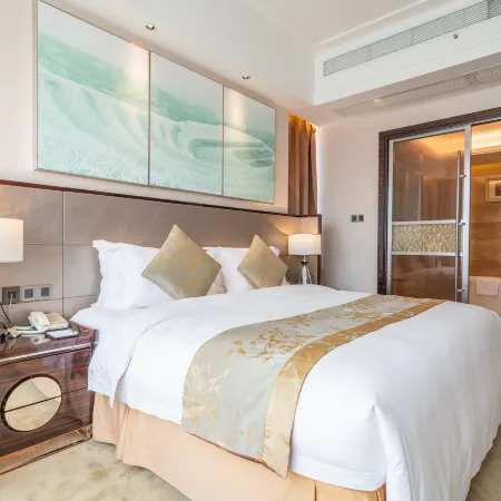 Huaqiao Hotel