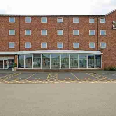 Holiday Inn Express Nuneaton Hotel Exterior