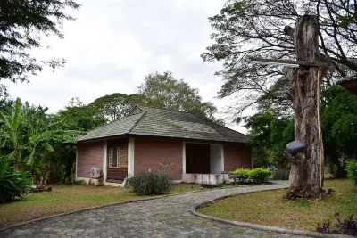 Muaklek Paradise Resort Các khách sạn gần Wat Hua Pang