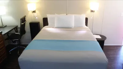 Shale Lodge Pleasanton