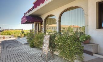 Park Hotel Ristorante Ca' Bianca - Housity