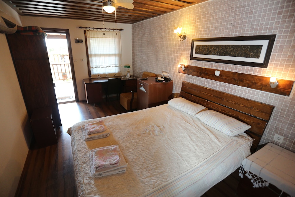 Akropolis Guest House