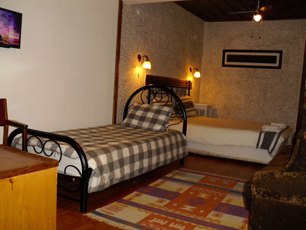 Akropolis Guest House