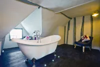 The Corner House Canterbury Hotels in Ickham and Well