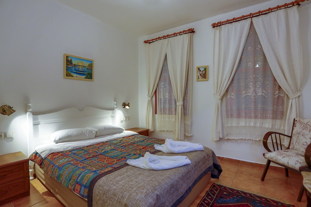 Atelya Art Hotel