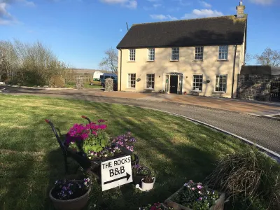 The Rocks B&B Hotels near Aldergrove House of Prayer