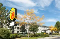 Super 8 by Wyndham Redmond Отели в г. Редмонд