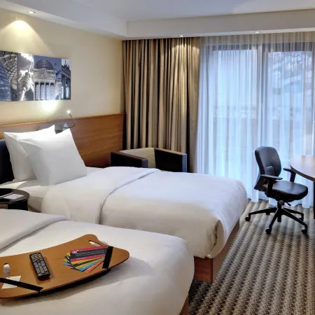 Hampton by Hilton London Luton Airport Hotels in Luton