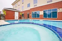 Holiday Inn Express & Suites New Boston