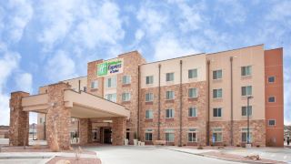 holiday-inn-express-and-suites-gallup-east-an-ihg-hotel