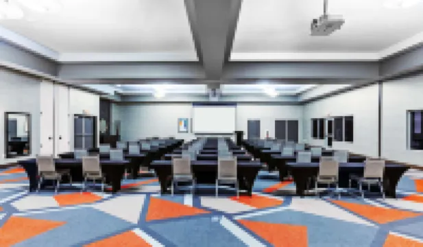 Hampton Inn by Hilton Gardner Conference Center