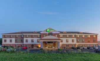 Holiday Inn Express & Suites O'Fallon/Shiloh