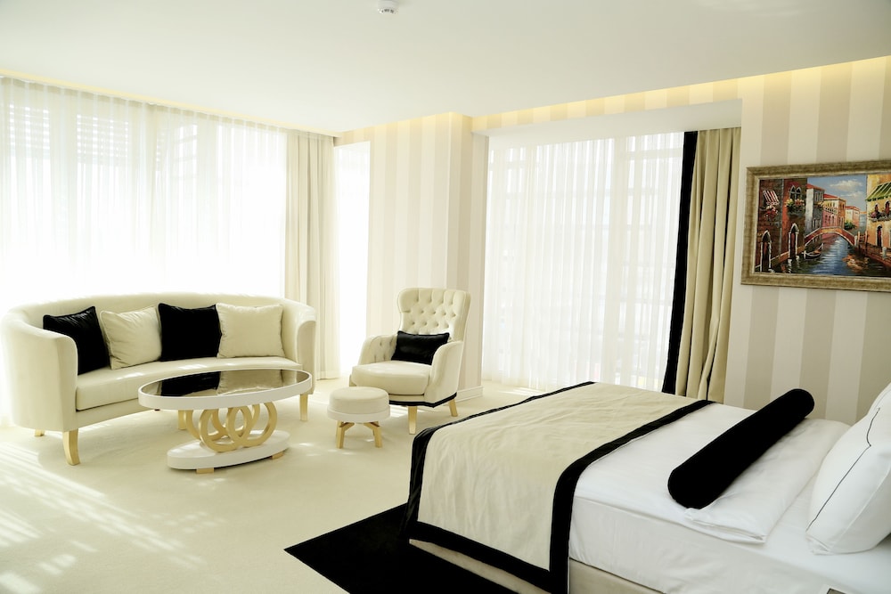 Ramada Hotel & Suites by Wyndham Istanbul Sisli