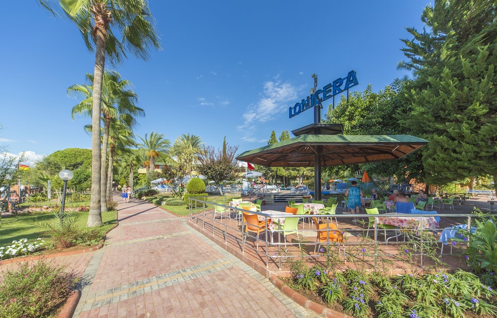 Lonicera World Resort Spa Hotel