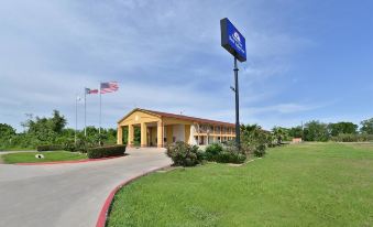 Motel 6 Wharton, TX