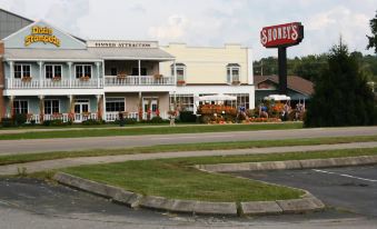 Norma Dan Motel - Near Dolly Parton's Stampede Dinner Attraction