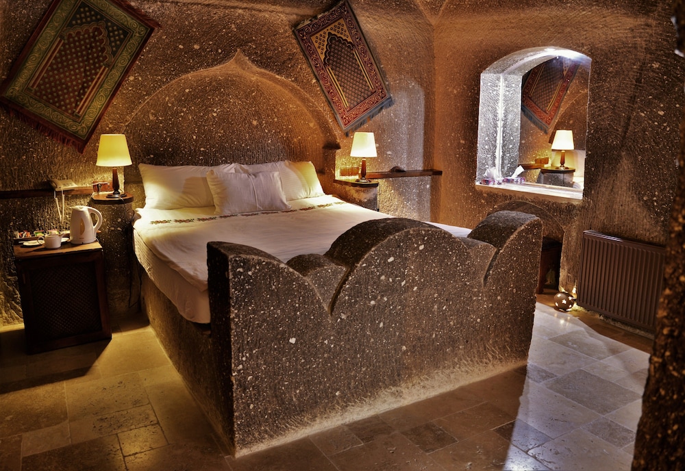 Grand Cave Suites