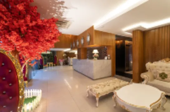 โรงแรมเดอะไวท์ 8เอ ไทวันลุง โรงแรมใกล้ไปรษณีย์กลาง