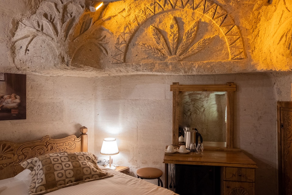 Grand Elite Cave Suites