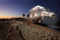 Golden Beach Guest House & Rooftop Bar Hoteles cerca de Praia de Faro